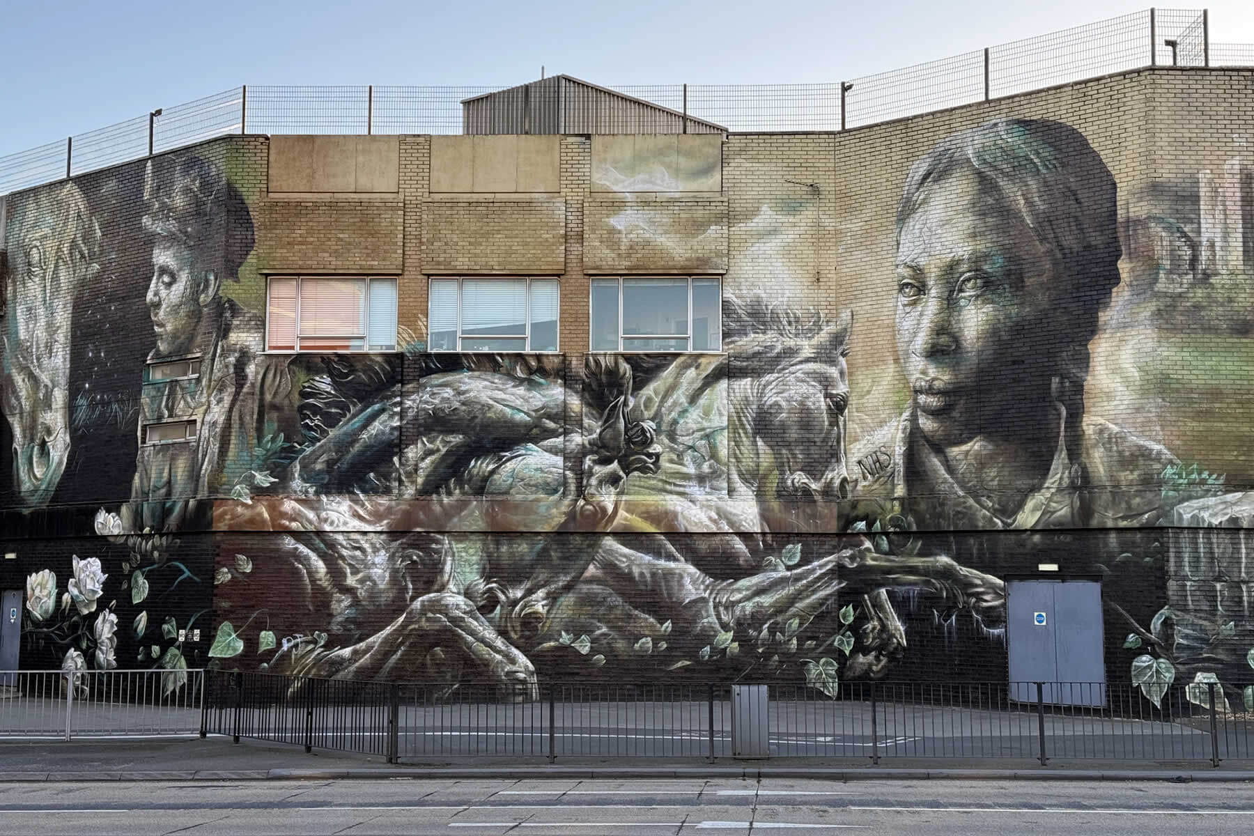 Futures Past and Present mural by Nomad Clan opposite the Gateway One development in Doncaster